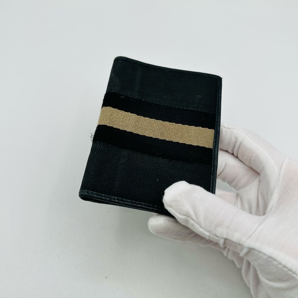 Gucci Bi Fold Card Holder - Picture 2 of 11